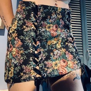 widow floral lace up skirt